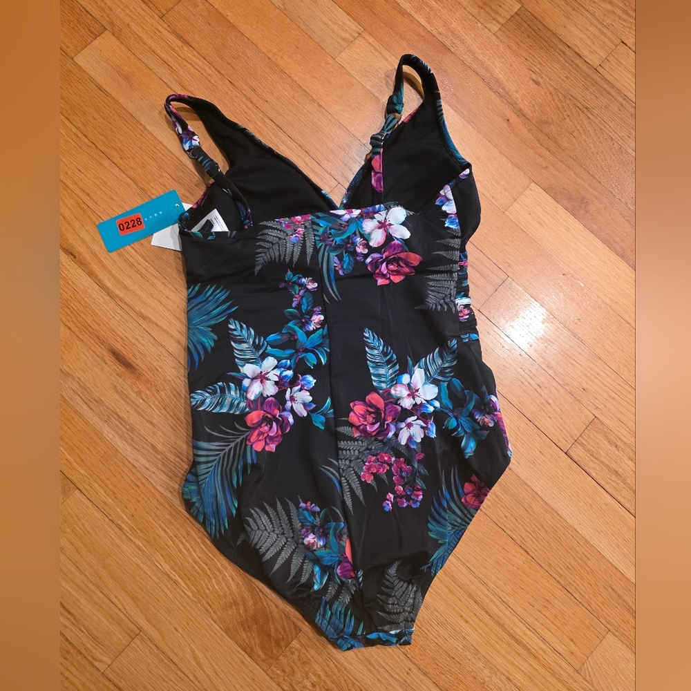 Aqua Green Swimsuit - Picture 3 of 4